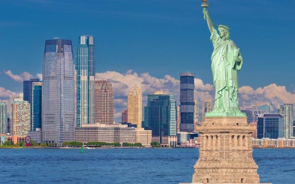 California umilește Franța, NEW YORK bate Europa: Șoc în economie