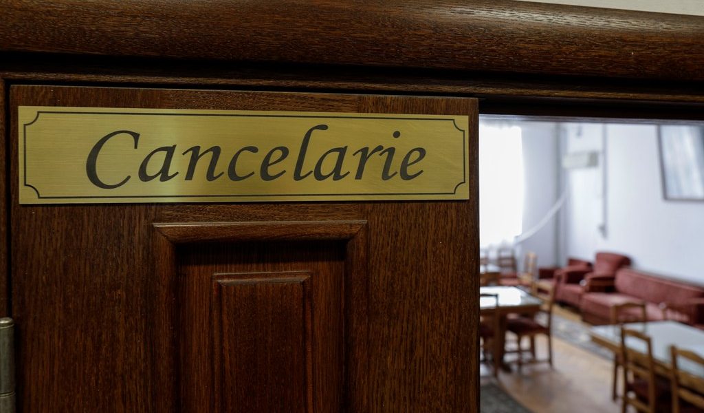 Profesorii revin în săli: Guvernul dă liber la angajări și Titularizare în 2026!