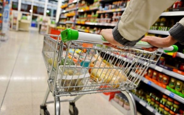 Capcana prețului: Cum te manipulează magazinele cu cifra 9 să cumperi mai mult