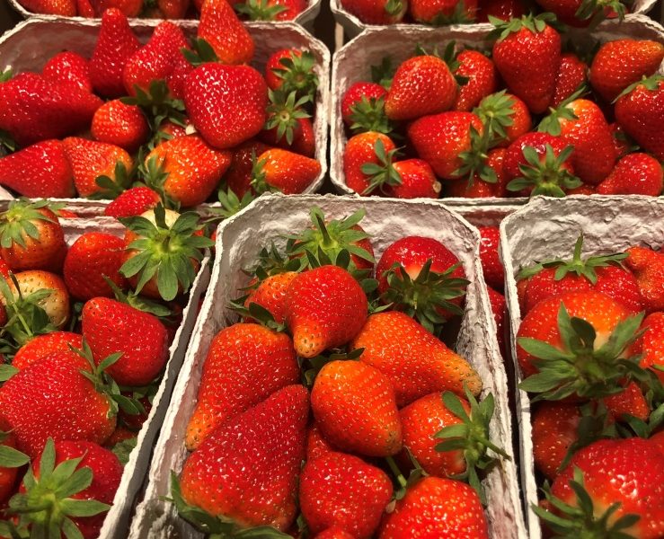 Căpșuni în București: Cât scoți din buzunar pentru un kilogram, în plin sezon