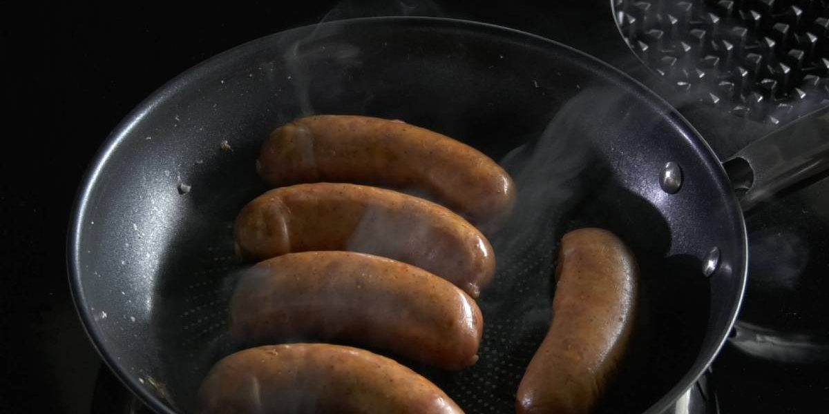 Varză călită cu cârnați Durdulii de la Matache Măcelaru devine vedeta mâncării tradiționale din Sectorul 1