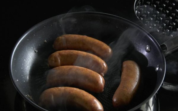 Varză călită cu cârnați Durdulii de la Matache Măcelaru devine vedeta mâncării tradiționale din Sectorul 1