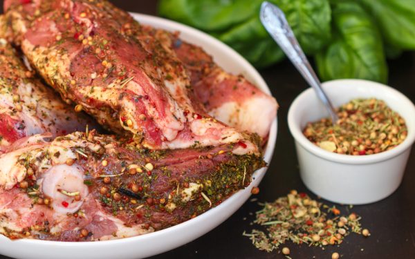 Cum scapi de mirosul de miel: Trucuri simple pentru un gust perfect