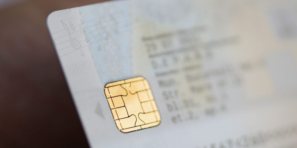 România, spre digitalizare: Schimbări MAJORE la buletin și semnătură, din 2026