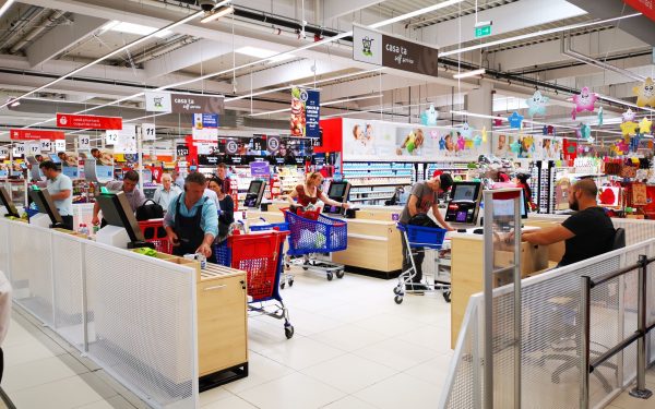 De Paște în 2026, majoritatea lanțurilor de magazine din România și-au anunțat programul special de funcționare, ținând cont de zilele în care retaileriile sunt închise în mod obișnuit