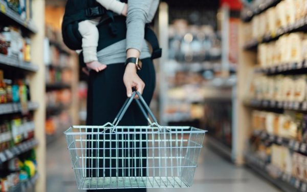 Costul mesei de Paște din 2026 pentru o familie cu doi copii din România economist: intrăm în săptămâna patimilor financiare