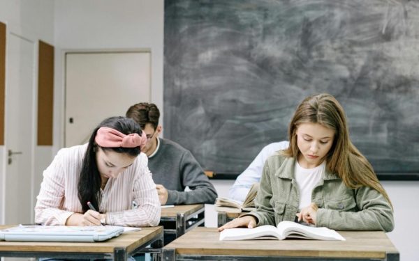 Notează-te la Evaluare Națională: Alege o simulare și vezi ce notă iei