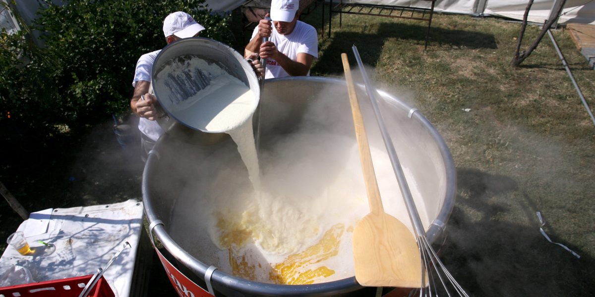 Ciorba de burtă: Gusturi, tradiții șî controverse. Război șî pace în farfurie