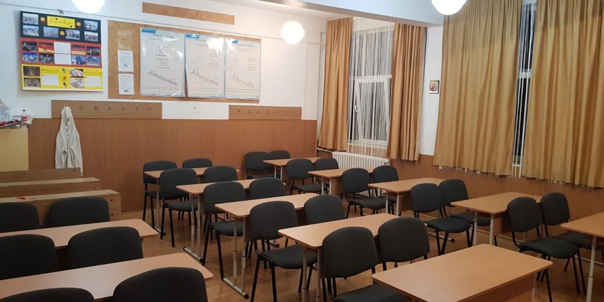 Programele școlare pentru clasa a IX-a sunt aproape finalizate, cele mai recente informații indicând o finalizare în proporție de aproximativ 90%