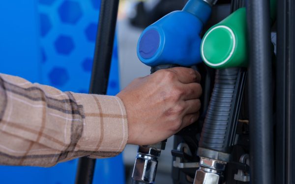 Creșterea prețurilor la combustibil afectează mai multe țări din Europa Prețurile carburanților continuă să urce în întreaga Europă, afectând atât economia, cât și viața de zi cu zi a șoferilor