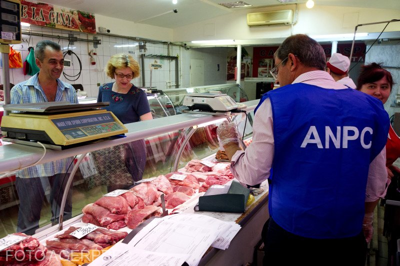 Agenții Poliției Capitalei au aplicat amenzi în valoare de aproximativ 12.000 de euro comercianților din Sectorul 2 al Bucureștiului, în urma unei „razii alimentare” desfășurate recent