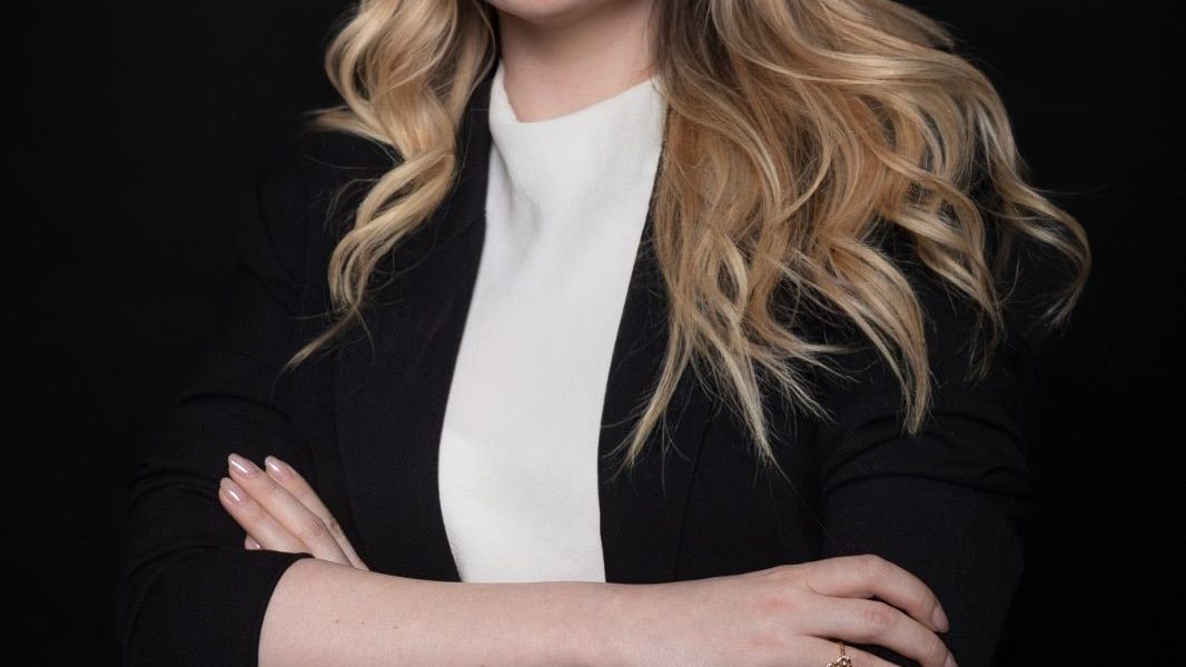 Dezastrul din Executiv: Leul se prăbușește cu peste 3% în crize politice!