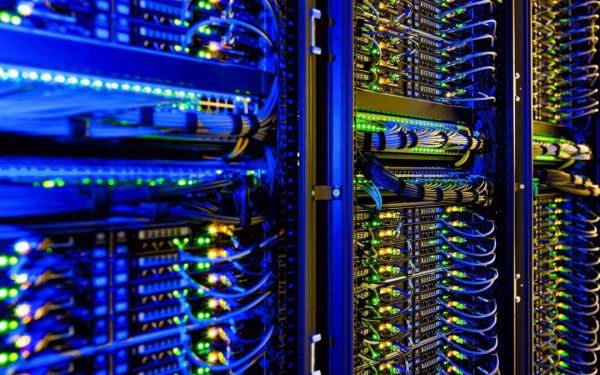 Scumpirea curentului revoltă americanii: Tech-ul își umflă conturile pe AI