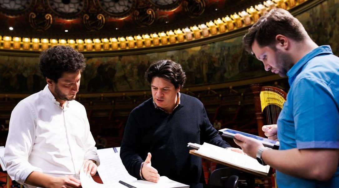 Măcelaru aduce clasă la București: Masterclass gratuit, cu public