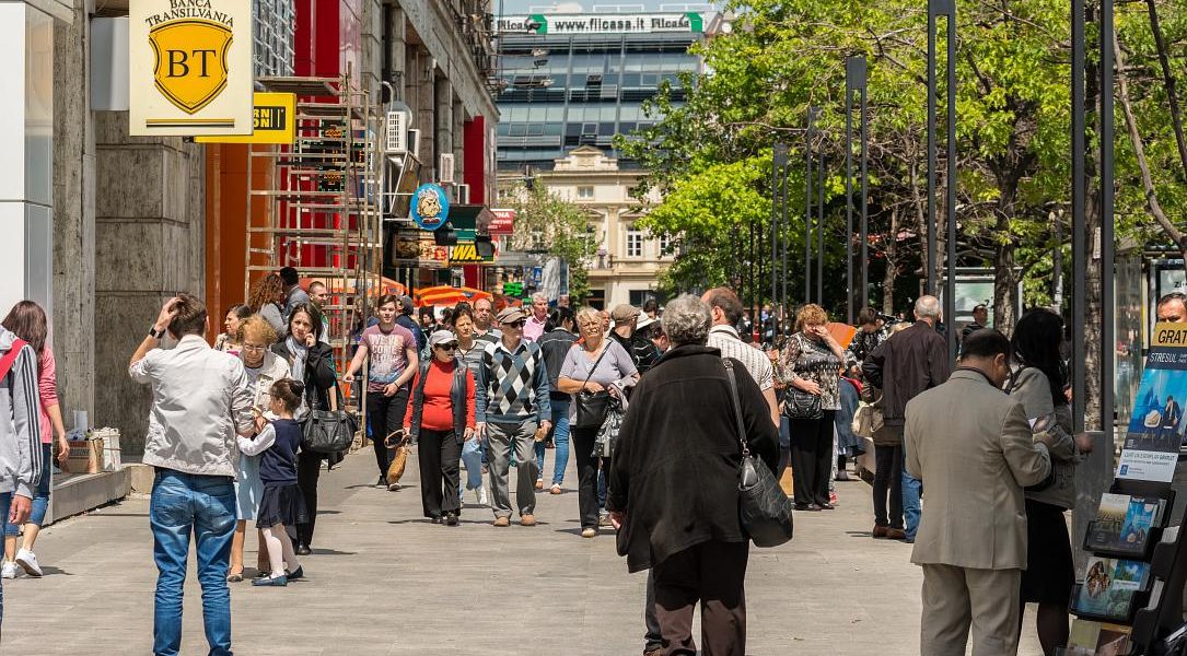 Români, împărțiți: Vor sprijini logistic SUA în războiul din Iran