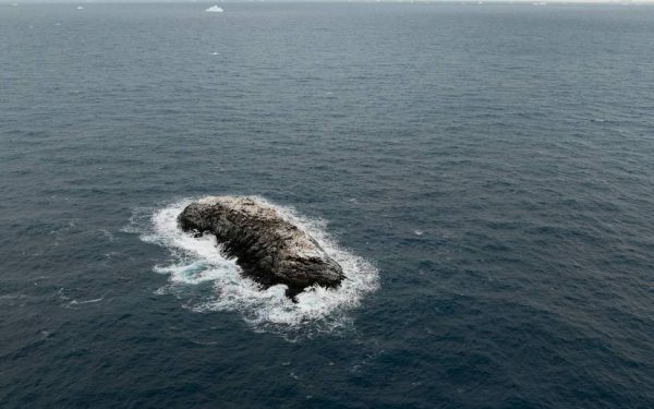 O insulă necunoscută, descoperită din greșeală de o navă germană