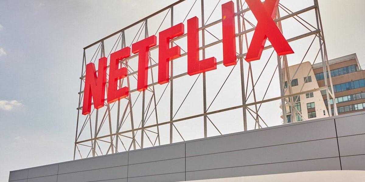 Streaming-ul devine tot mai dominant pe piața media, preluând treptat cota de piață de la televiziunea clasică prin cablu