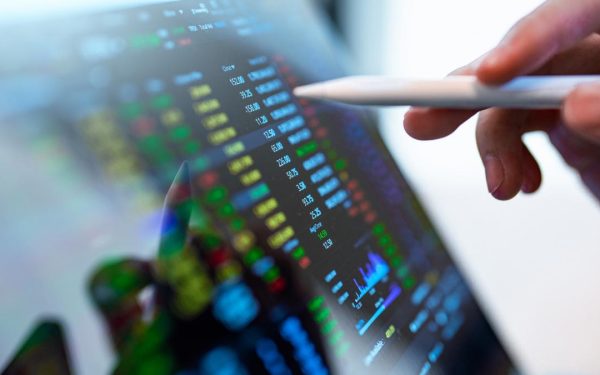 Pariuri pe război: Cum dictează un grup anonim „adevărul” pe Polymarket