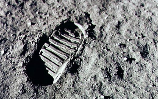 Cum vor arăta urmele de pe Lună? NASA dezvăluie bocancii Artemis