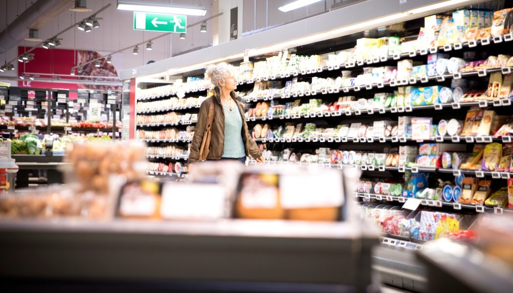 Ce fac supermaket-urile cu alimentele de Paște? Românii, puțini știu asta