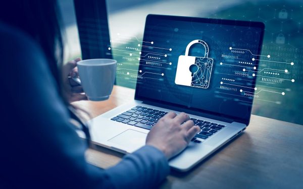 Activități de spionaj cibernetic, atribuite serviciilor militare rusești (GRU), au fost dejucate de o colaborare internațională, în care a fost implicat și Serviciul Român de Informații (SRI)