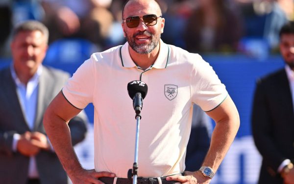 Ion Alexandru Țiriac, fiul miliardarului Ion Țiriac, a captat atenția publicului prin discursul ținut la festivitatea de premiere a turneului ATP de la București, ediția 2026, încheiată duminică cu victoria argentinianului Mariano Navone în finala disputată contra spaniolului Daniel Merida Aguilar