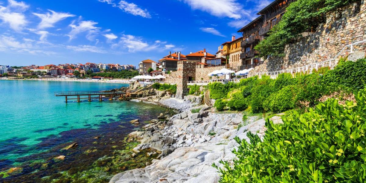 Destinație de vis, ca Amalfi, dar mai ieftină! E aproape de România