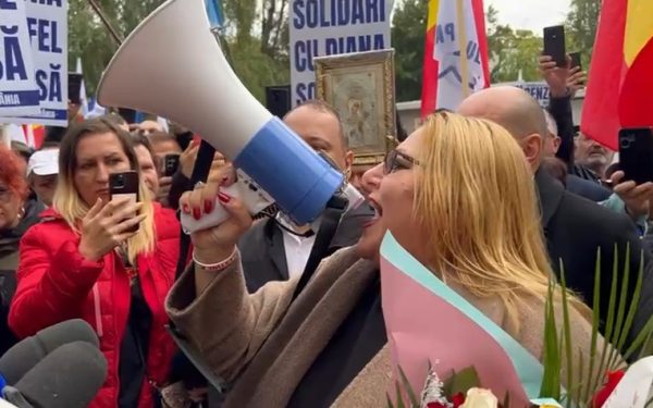 Șoșoacă, pe punctul de a-și pierde imunitatea în Parlamentul European