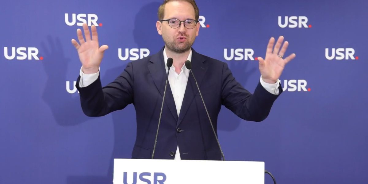 Fritz, pe baricade: USR susține premierul. România riscă 26 miliarde €