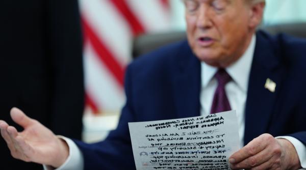 Trump: SUA „curăță” Strâmtoarea Ormuz. Reacția internațională, pe larg