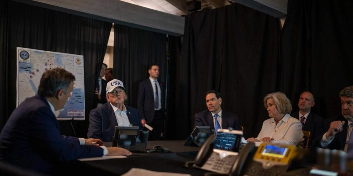 Trump a vrut să lanseze bomba atomică? Un general l-a oprit