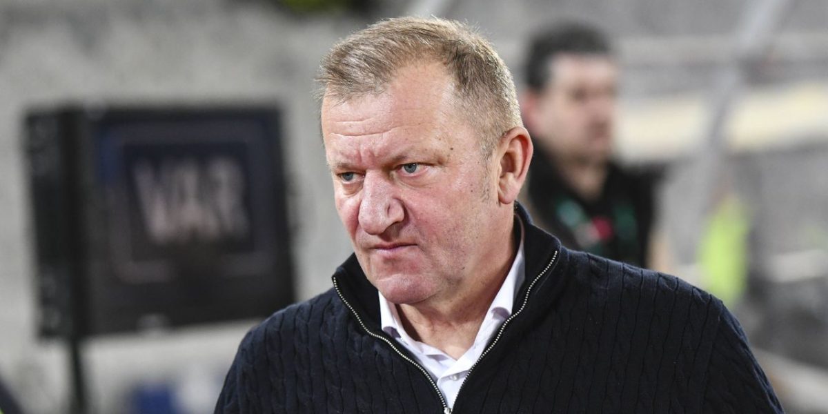 Debandadă la Sibiu: Dorinel Munteanu, furios: „N-am mai văzut așa!“