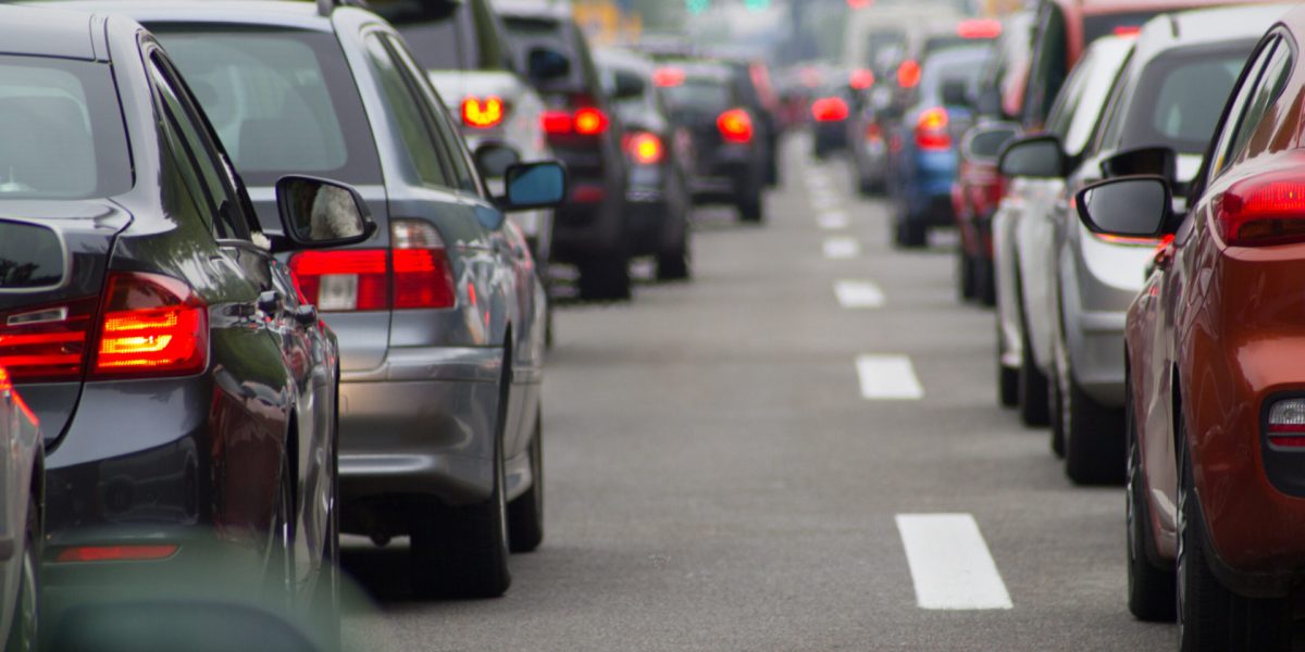 Cozi infernale pe DN1: Coloane de mașini spre Brașov. Aglomerație și pe autostrăzi