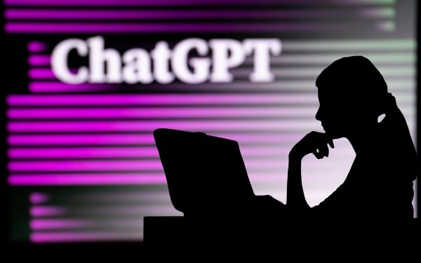 OpenAI a decis să suspende proiectul de dezvoltare a unei versiuni „erotice” pentru ChatGPT, cel puțin pentru moment