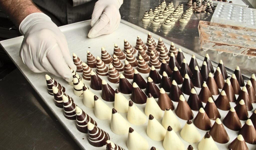 Europa domină piața mondială a ciocolatei, rămânând regiunea cu cea mai mare producție și export, în ciuda creșterii costurilor de fabricație