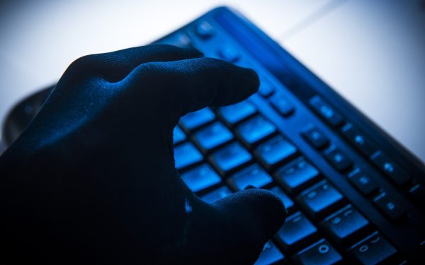 Președintele Nicușor Dan a reacționat la anunțul FBI privind destructurarea unei rețele de spionaj cibernetic ruse Președintele Municipiului București, Nicușor Dan, a reacționat miercuri după ce Biroul Federal de Investigații (FBI) a anunțat că a destructurat, împreună cu Serviciul Român de Informații (SRI) și alte servicii de informații, o rețea de spionaj cibernetic a serviciului rus GRU