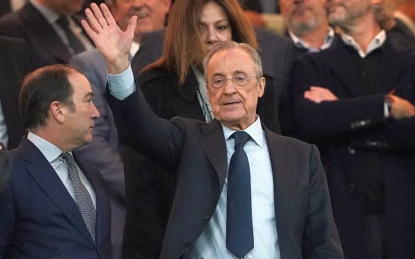 Tu pleci, nu privi! Un scenariu exploziv, cu Trump în prim-plan