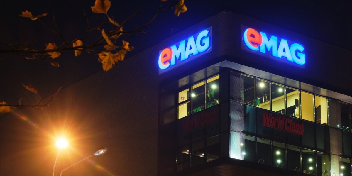 eMAG anunță reducerea echipei cu 3%, un semnal de alarmă pentru economia românească Gigantul de comerț online eMAG a transmis oficial că va face disponibilizări în perioada următoare, reducându-și echipa cu aproximativ 3%