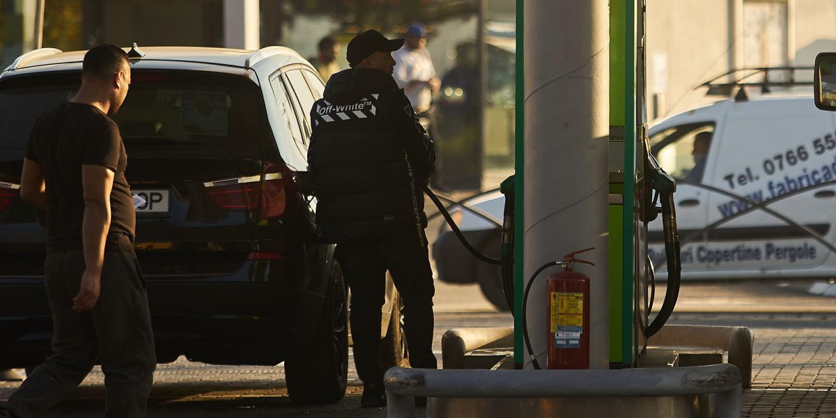Cum au explodat prețurile la carburanți în România: Scumpiri de până la 31%