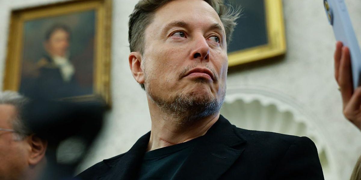Elon Musk, acuzat că SECĂ apa potabilă pentru un supercomputer Colossus
