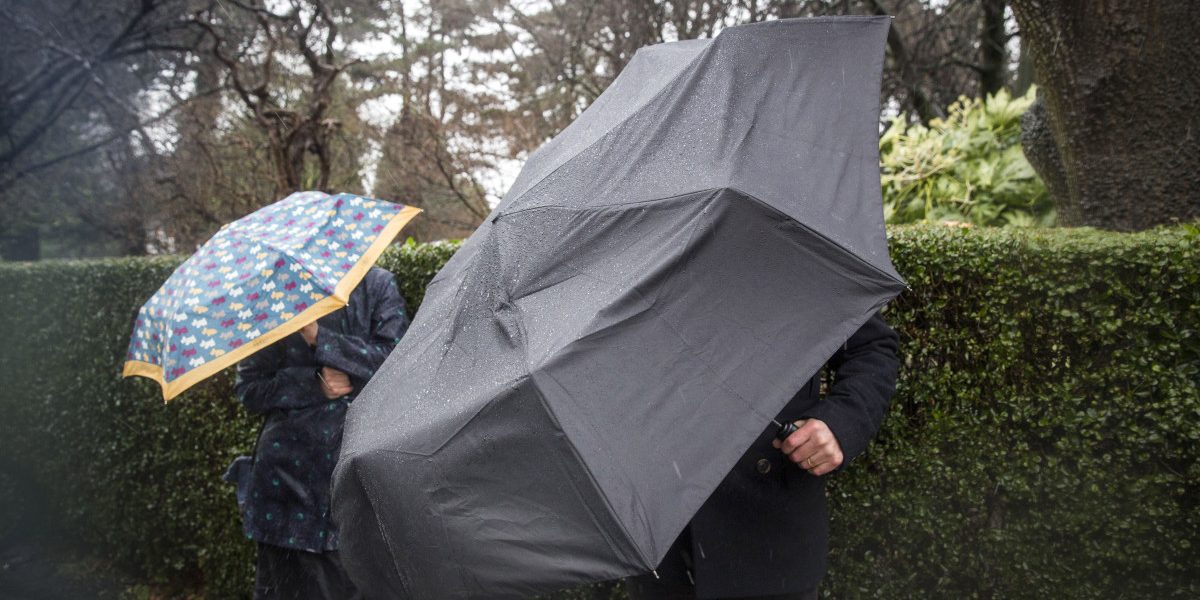 Vremea se strică: Ploi, vânt puternic și ninsori în România, alertă ANM