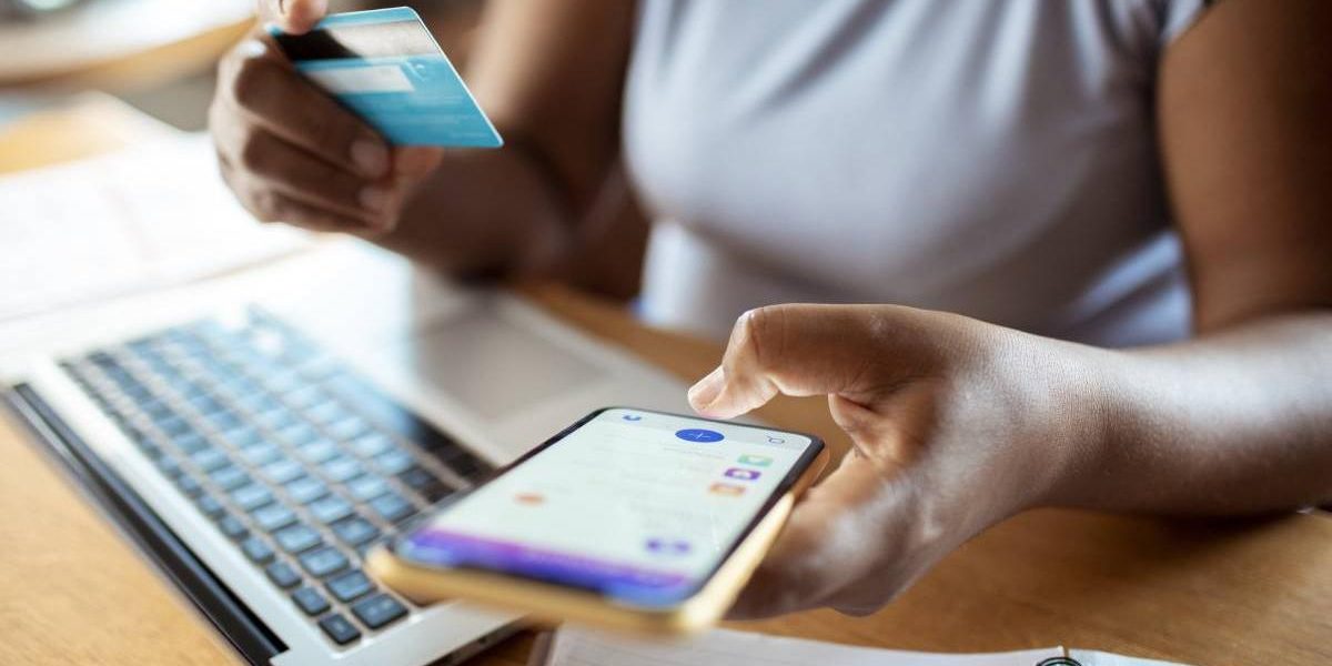 eMAG introduce taxă pentru toate comenzile: Ce trebuie să știe clienții