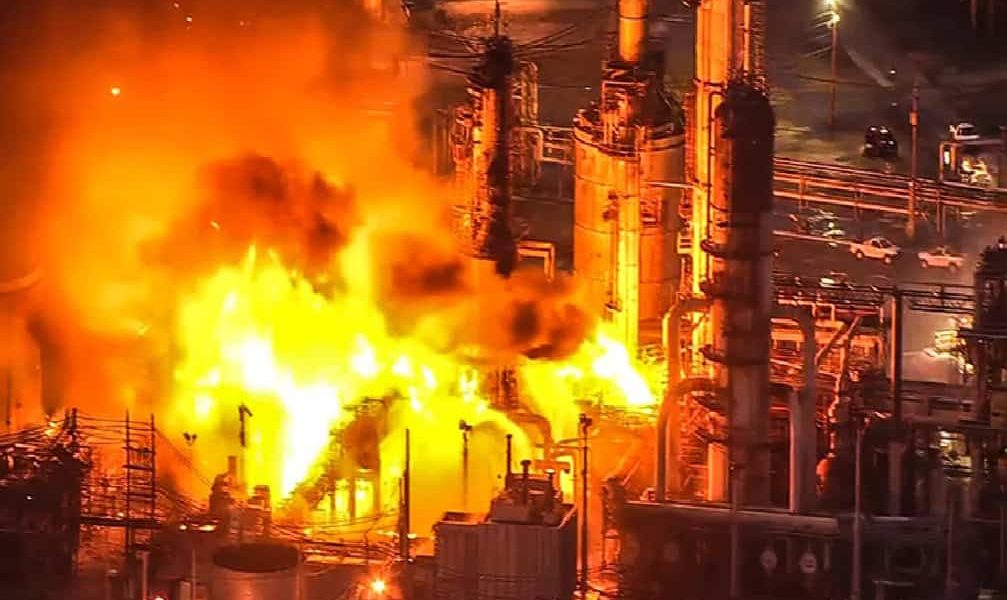 Daune colosale în Orientul Mijlociu: Infrastructura energetică, lovită crunt. Efecte globale