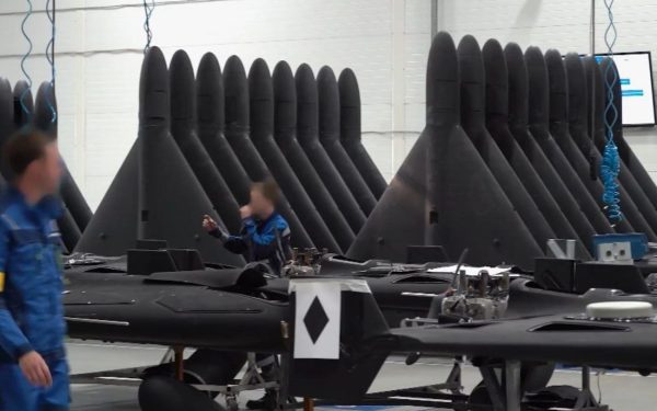 Europa, depășită de tehnologie: Dronele evoluează rapid, guvernele cumpără greu