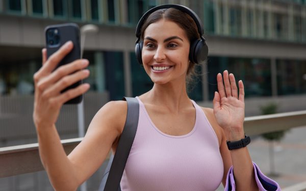 Cât te costă, de fapt, gadgeturile? Calculele dinaintea vacanței