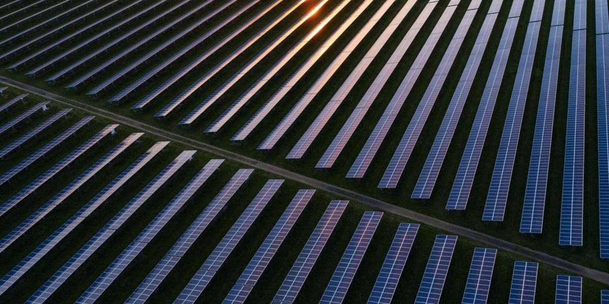 Fermă solară uriașă în Marea Britanie: 180.000 de case alimentate, localnicii furioși