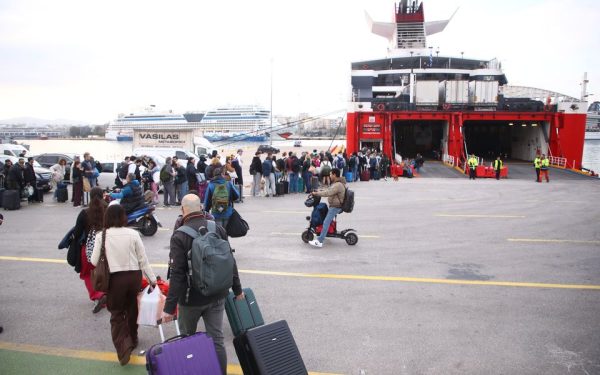 Attica: Ultima undă de călători a invadat porturile grecești după Paște