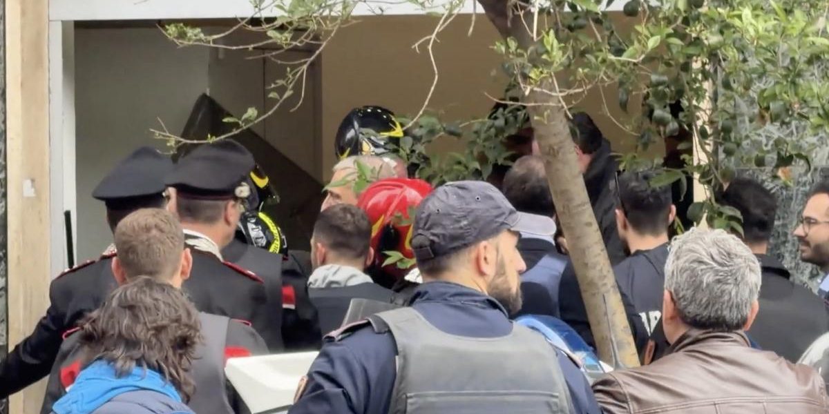 Jaful secolului la Napoli: Hoții au dispărut cu valori, prin podea