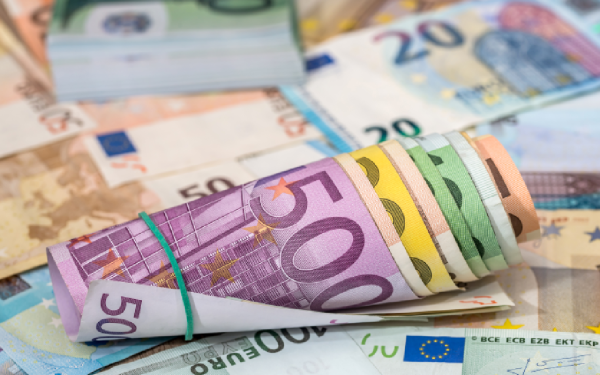 Afaceri de-o jumătate de miliard, cu doi angajați: Tunul energetic din România