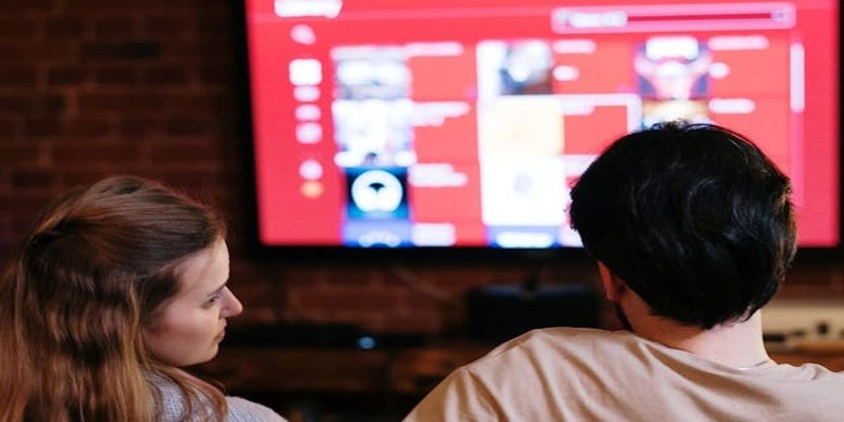 (P) Emisiuni TV de succes și agenții media: Cum schimbă România peisajul